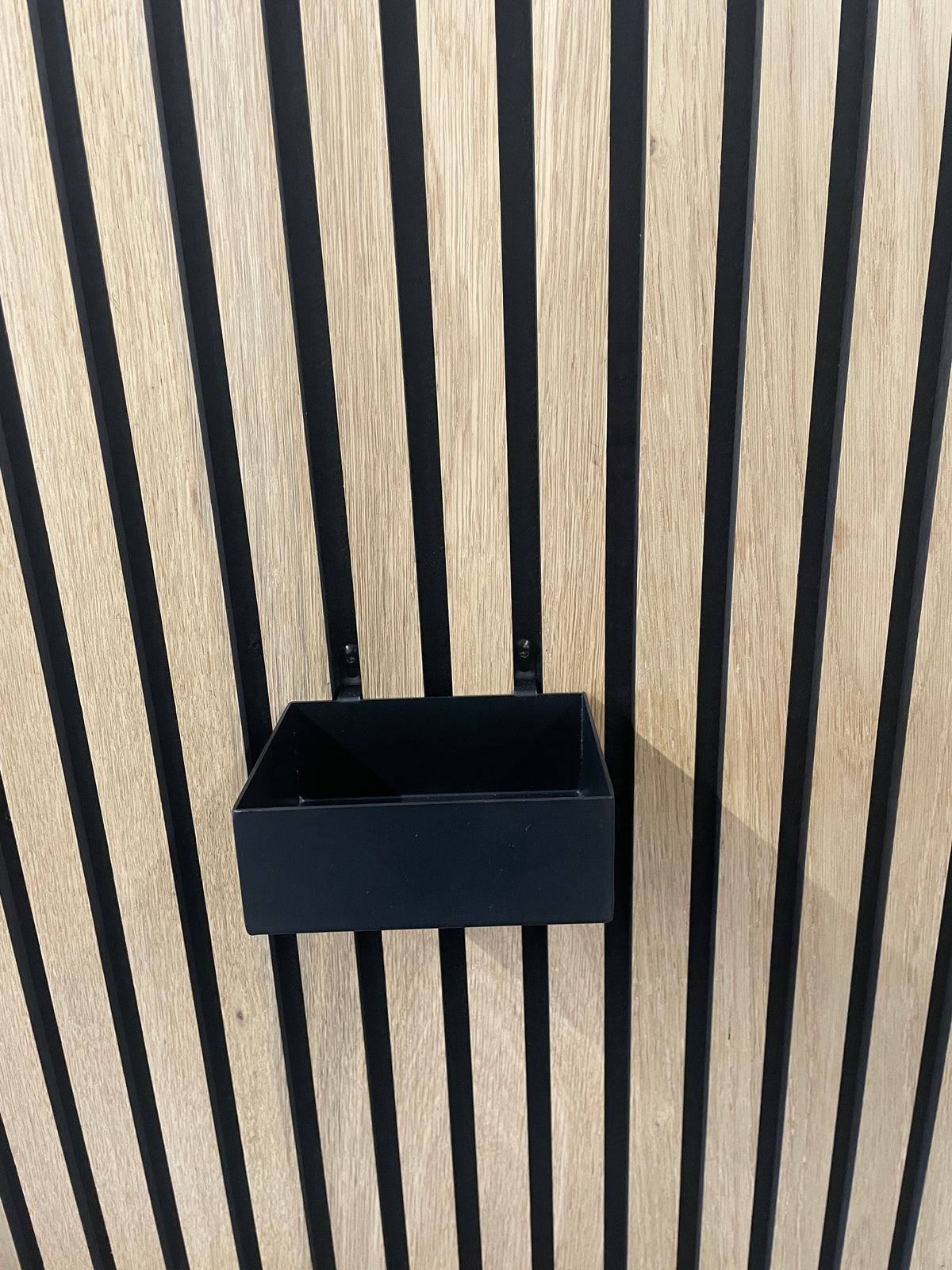 Schwarz pulverbeschichteter box für Akustikplatte