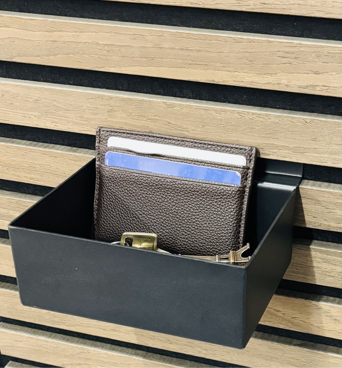 Schwarz pulverbeschichteter kleine box für Akustikplatte horizontal