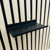 Pulverbeschichtetes Schraubregal in schwarz, passend für Akustikplatten